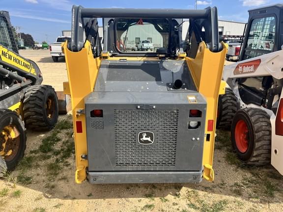 Image of John Deere 318G equipment image 4
