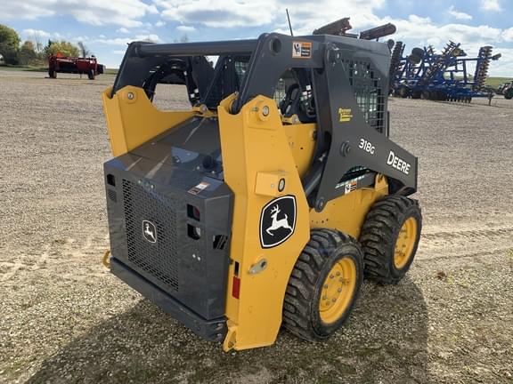 Image of John Deere 318G equipment image 4