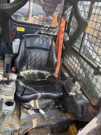 Image of John Deere 318G equipment image 3