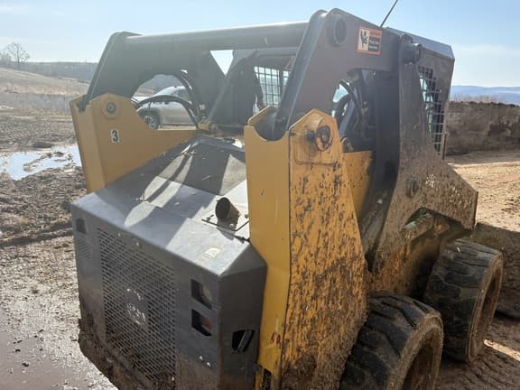 Image of John Deere 318G equipment image 4