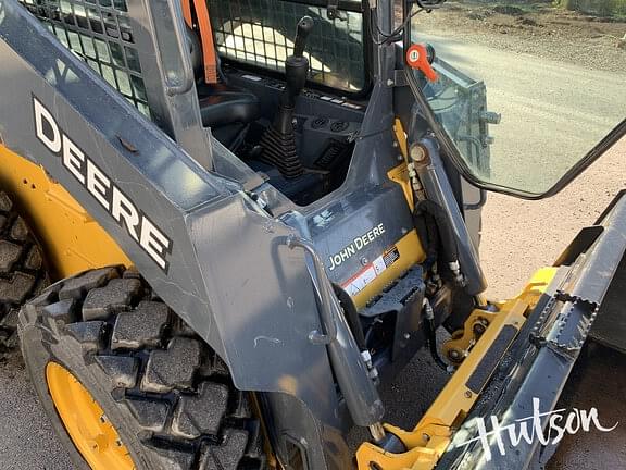 Main image John Deere 318G 10