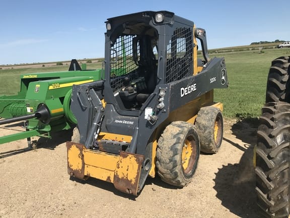 Main image John Deere 320G