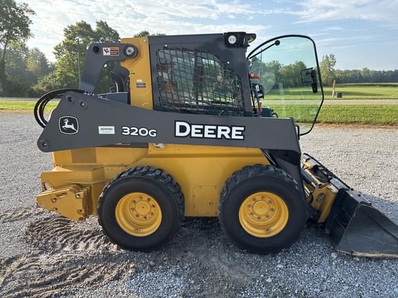 Image of John Deere 320G equipment image 3