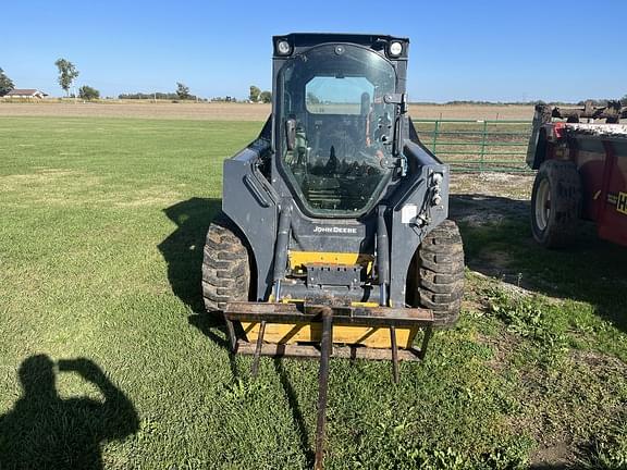 Image of John Deere 320G equipment image 4