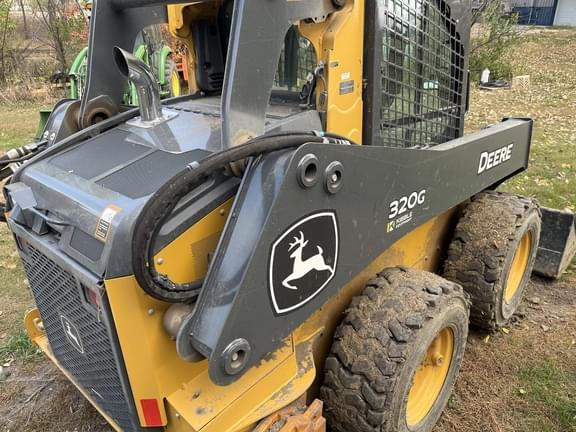Image of John Deere 320G equipment image 3