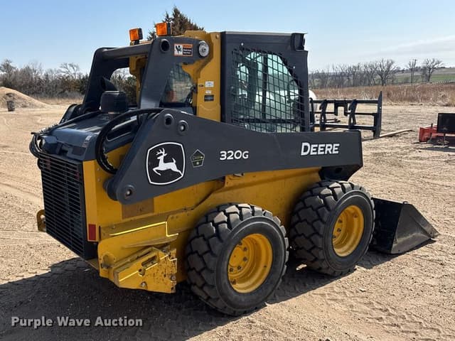 Image of John Deere 320G equipment image 4