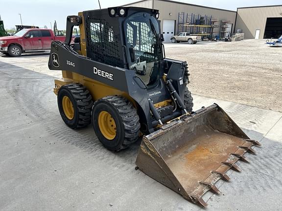 Image of John Deere 324G equipment image 4