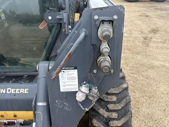 Image of John Deere 324G equipment image 4