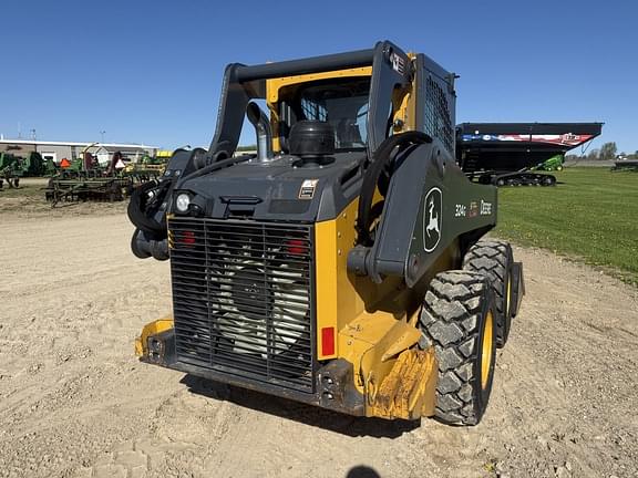 Image of John Deere 324G equipment image 4