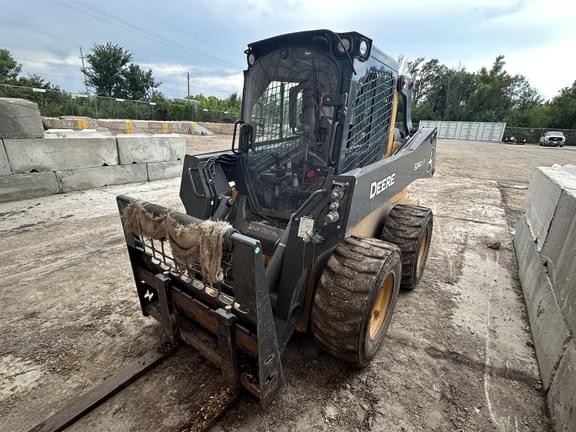 Image of John Deere 324G Primary image