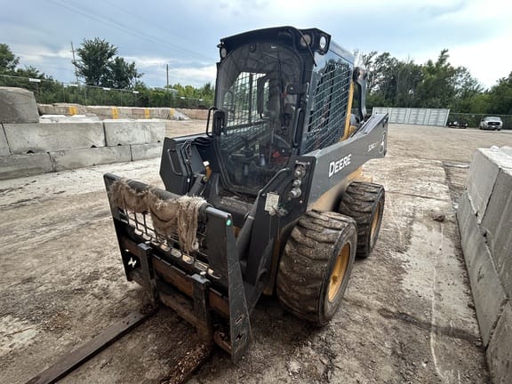 2020 John Deere 324G Equipment Image0