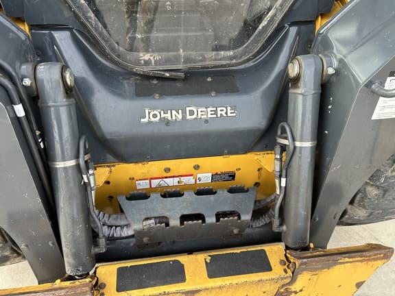 Image of John Deere 324G equipment image 3