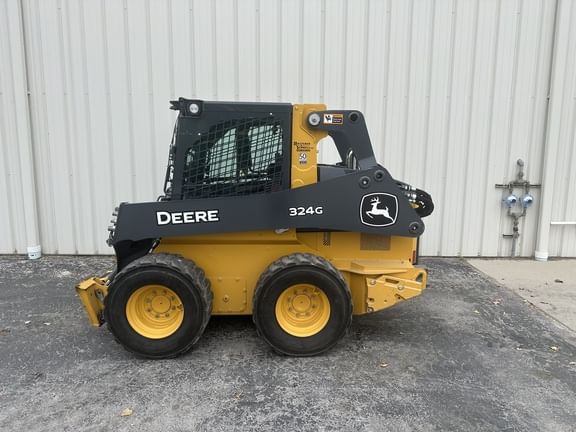 2020 John Deere 324G Equipment Image0