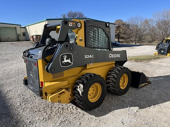 Image of John Deere 324G equipment image 4