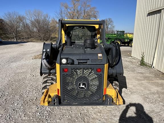 Image of John Deere 324G equipment image 3