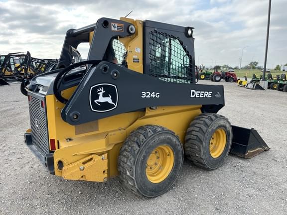 Image of John Deere 324G equipment image 3