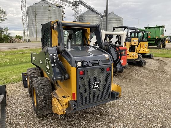 Image of John Deere 324G equipment image 4