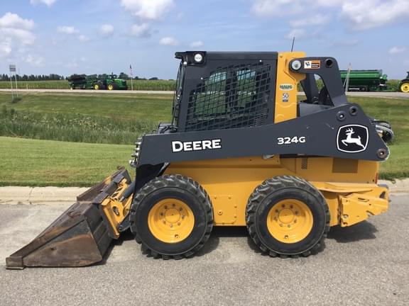 Image of John Deere 324G equipment image 2