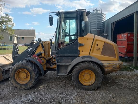 Image of John Deere 324L equipment image 2