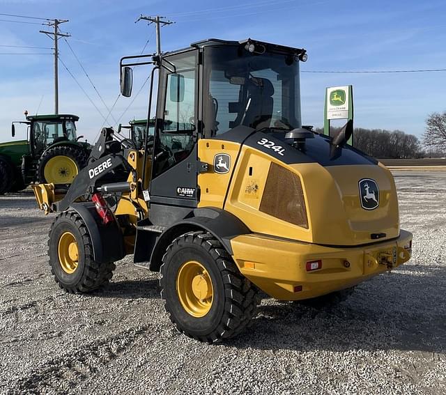 Image of John Deere 324L equipment image 3