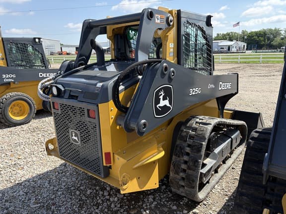 Image of John Deere 325G equipment image 3