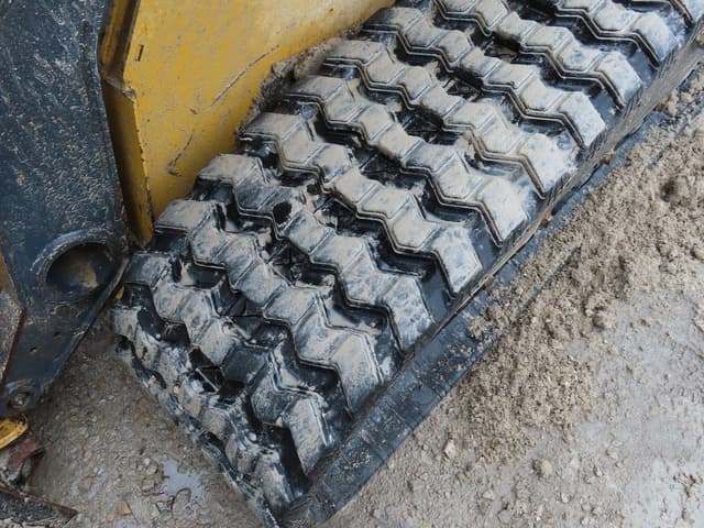 Image of John Deere 325G equipment image 3