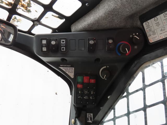 Image of John Deere 325G equipment image 4