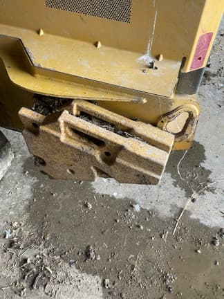 Image of John Deere 325G equipment image 3