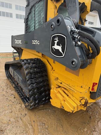 Image of John Deere 325G equipment image 4