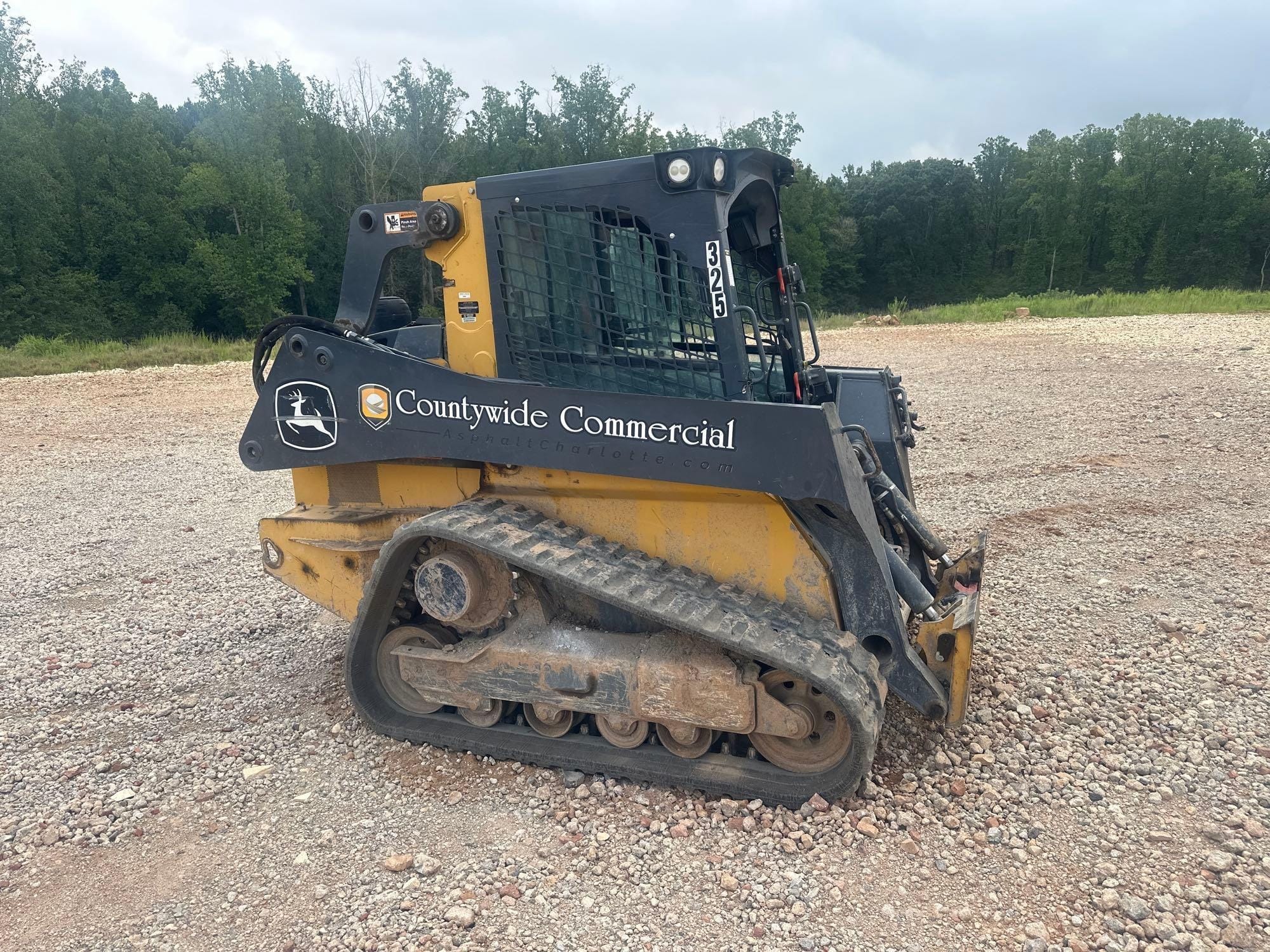 2020 John Deere 325G Equipment Image0