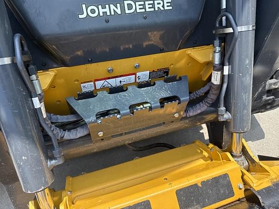 Image of John Deere 325G equipment image 2