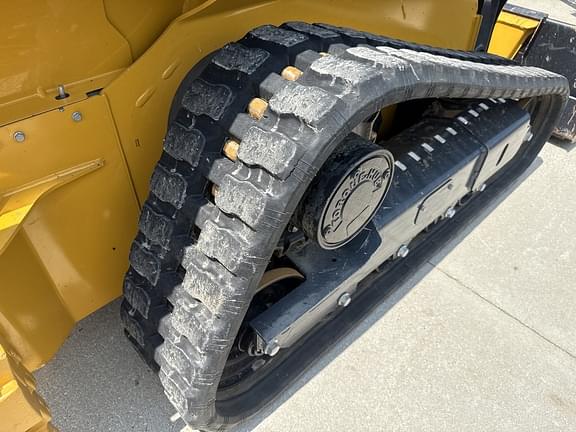 Image of John Deere 325G equipment image 3