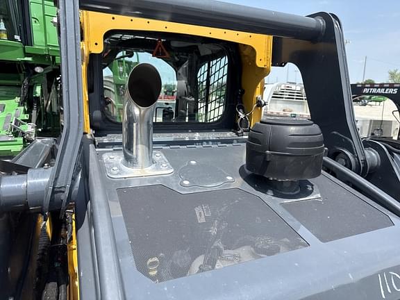 Image of John Deere 325G equipment image 1