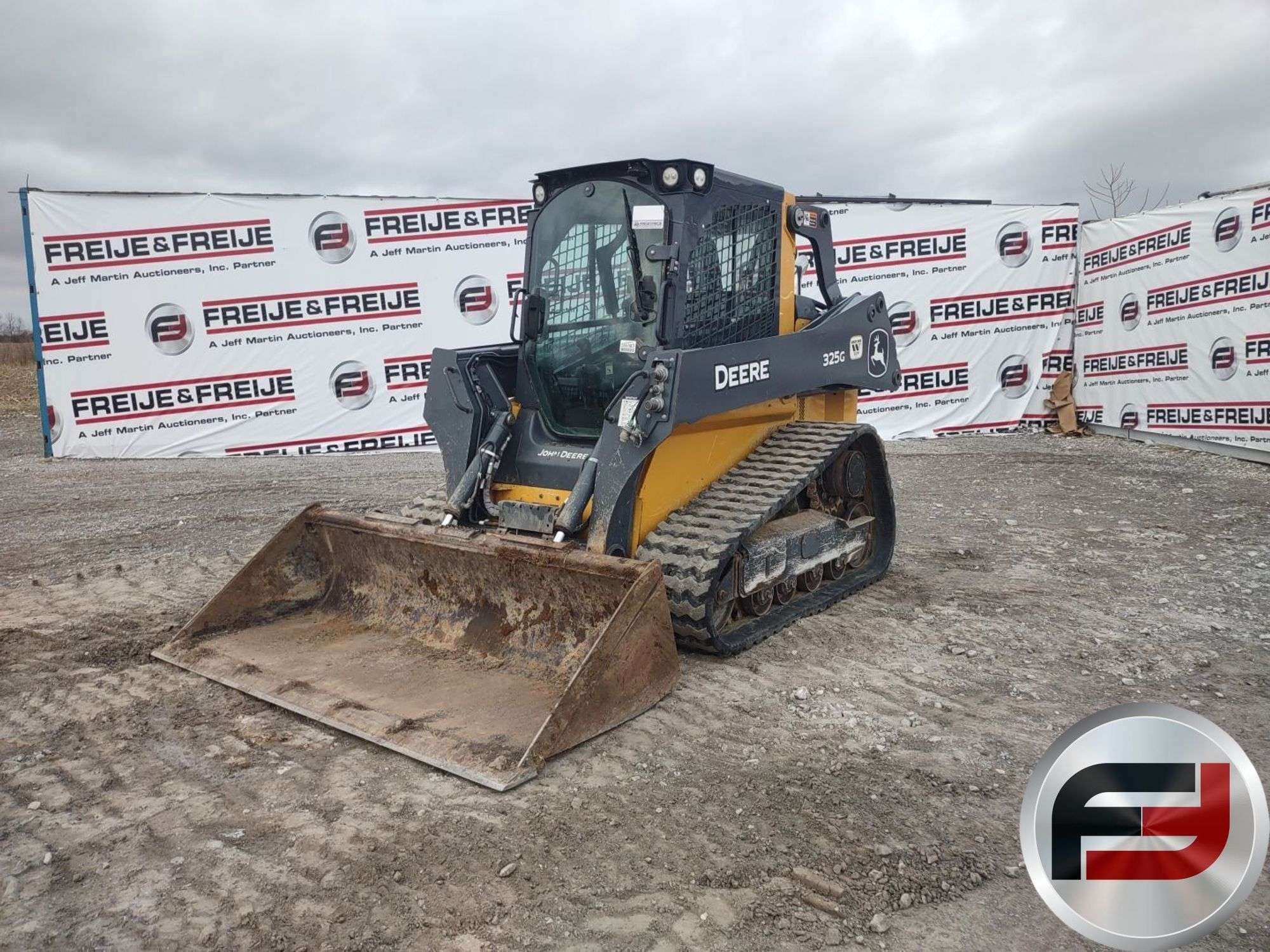 2020 John Deere 325G Equipment Image0