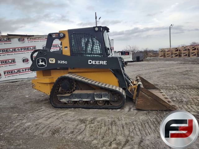 Image of John Deere 325G equipment image 3