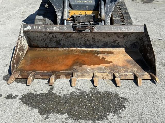 Image of John Deere 325G equipment image 4