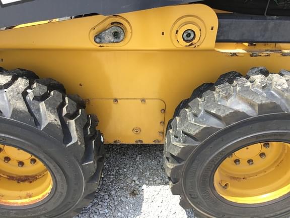 Image of John Deere 330G equipment image 3