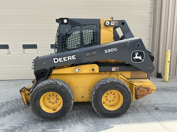 Image of John Deere 330G equipment image 2