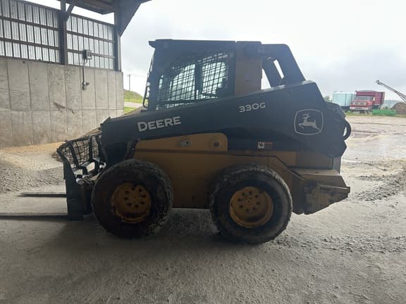 Image of John Deere 330G equipment image 2