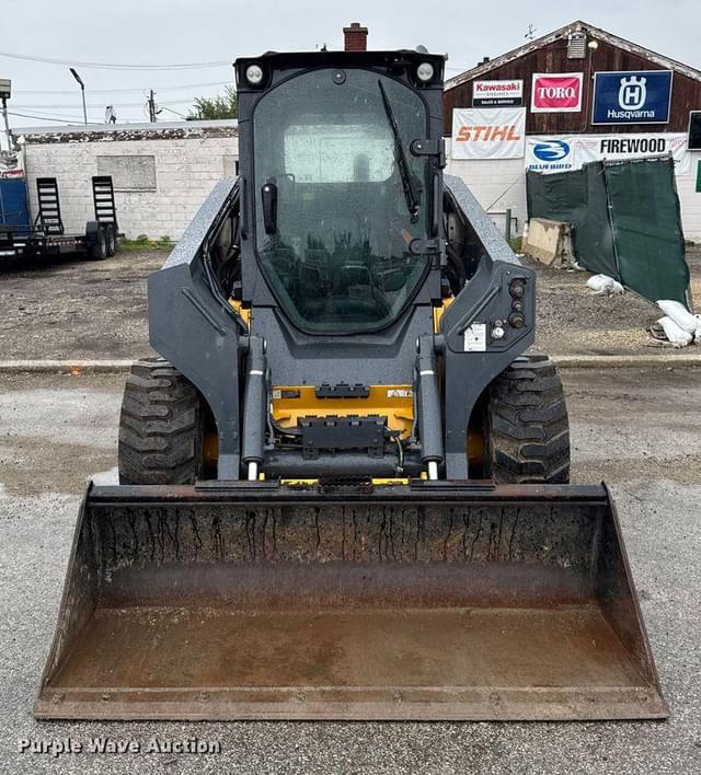 Image of John Deere 330G equipment image 1