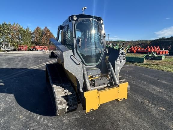 Image of John Deere 331G equipment image 4