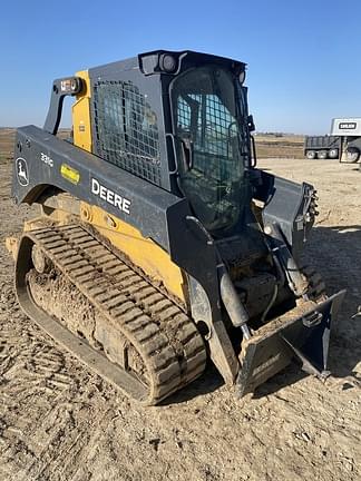 Image of John Deere 331G Primary image