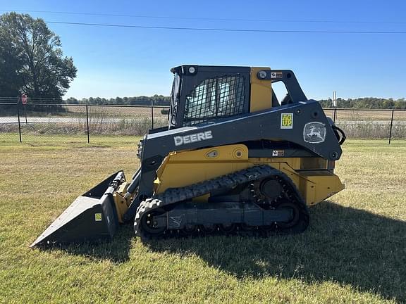 Image of John Deere 331G equipment image 3