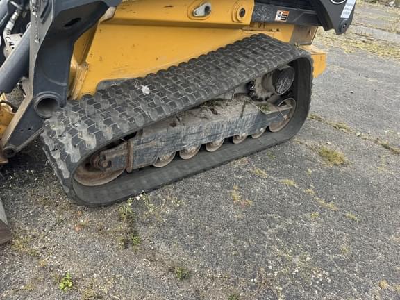 Image of John Deere 331G Image 1