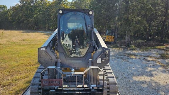 Image of John Deere 331G equipment image 2