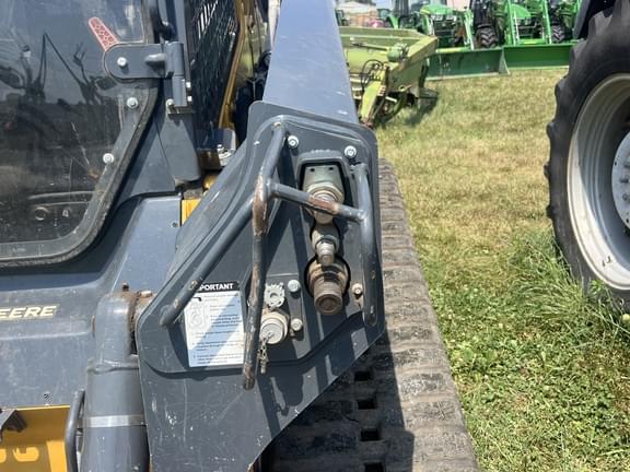 Image of John Deere 331G equipment image 4