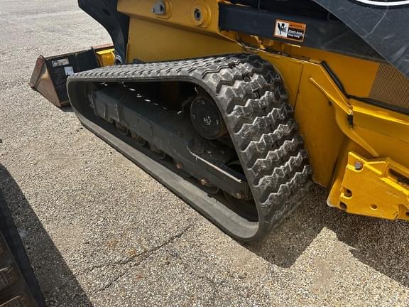 Image of John Deere 331G equipment image 4