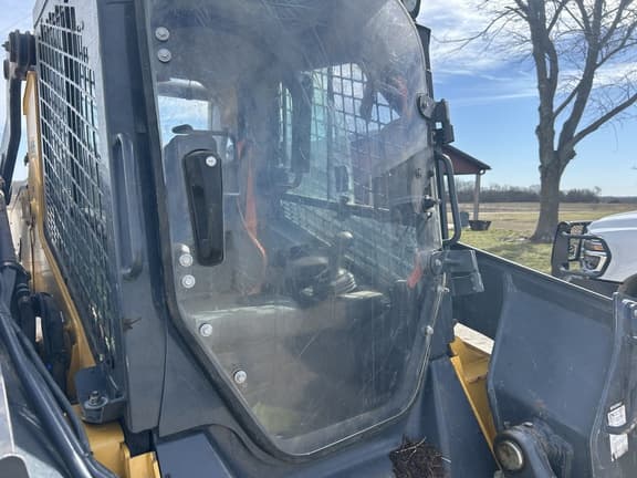 Image of John Deere 331G equipment image 1