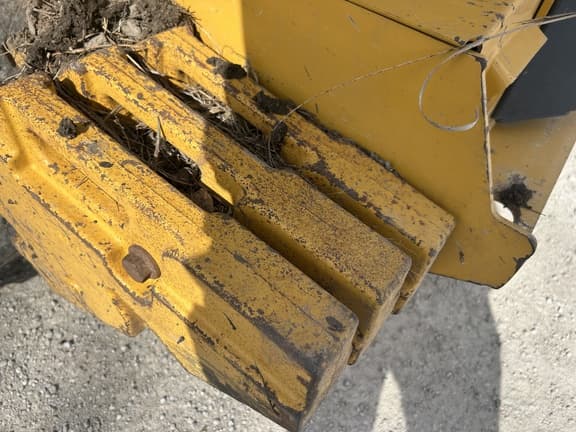 Image of John Deere 331G equipment image 4