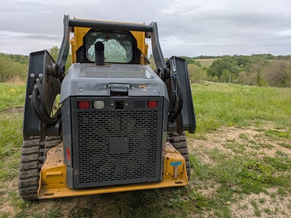 Image of John Deere 331G equipment image 2